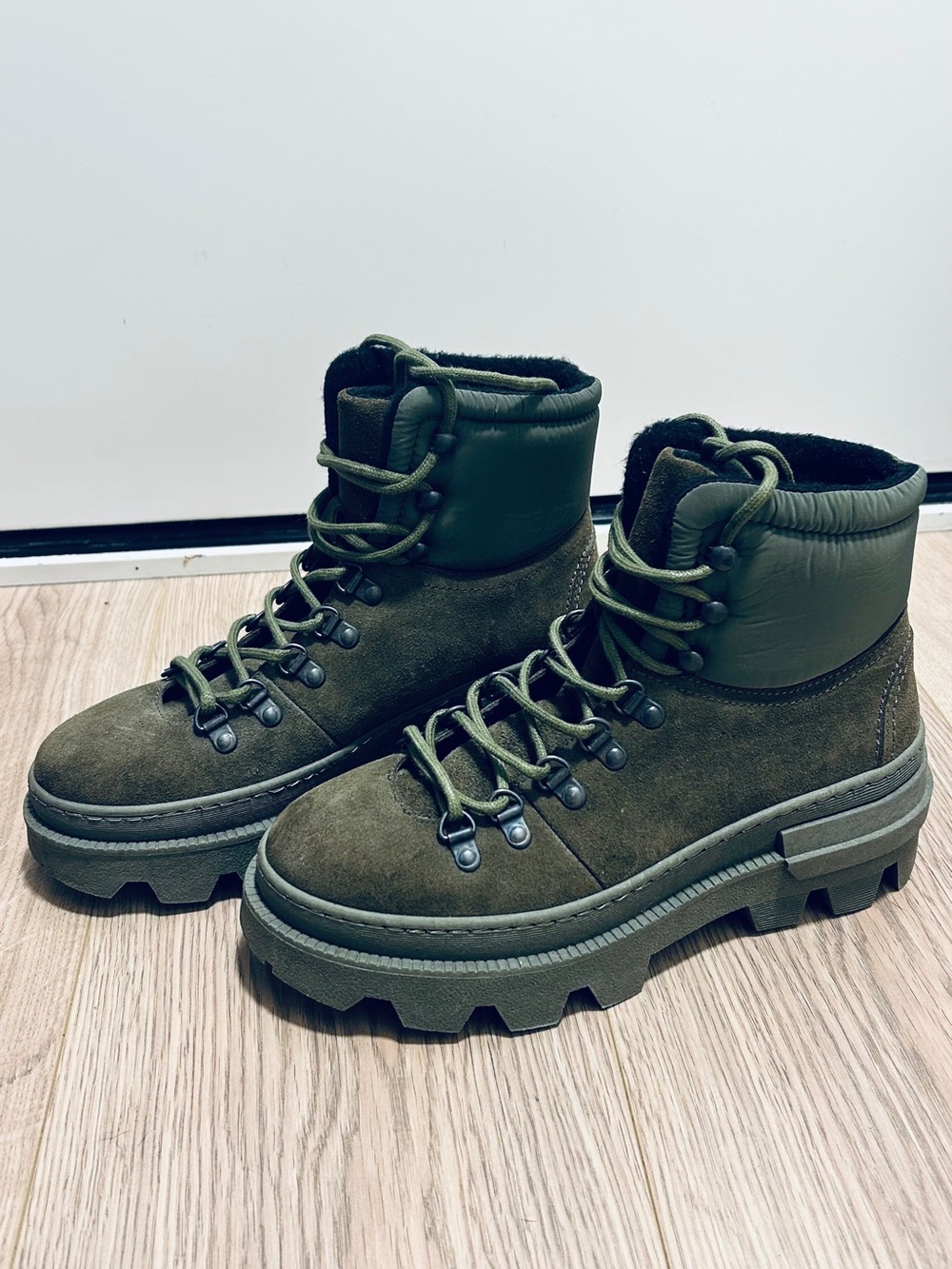 Women’s Olive Green Insulated Suede Leather Boots – Size 38 – Made in Portugal